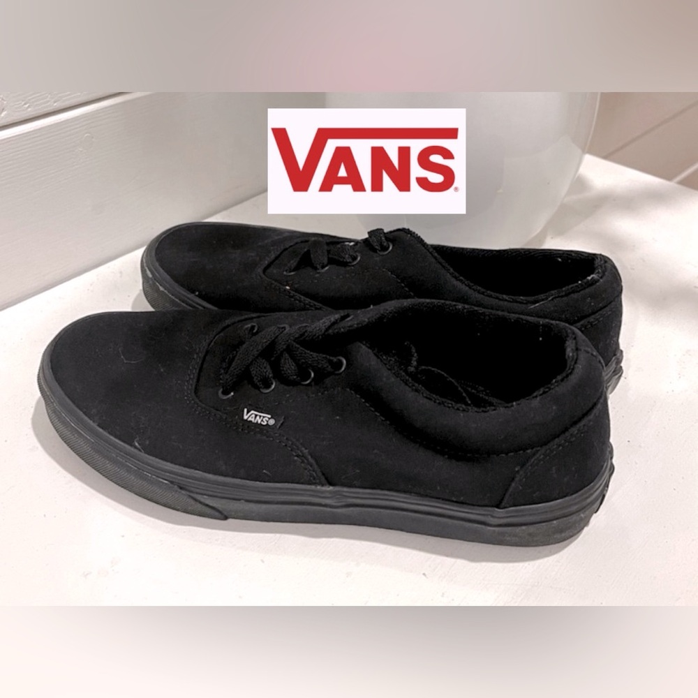 VANS 6 Jr in black
